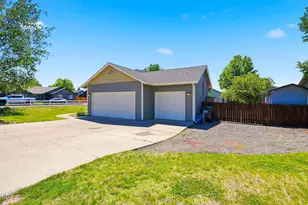 2541 NW 15th St, Redmond, OR 97756 - Photo 34