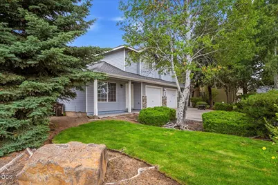 1559 SW Rimrock Way, Redmond, OR 97756 - Photo 2