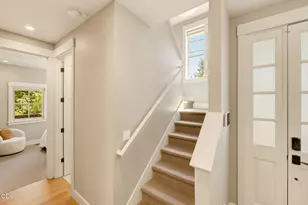 225 N Oregon St, Jacksonville, OR 97530 - Photo 32