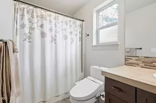 67295 Gist Rd, Bend, OR 97703 - Photo 32