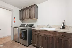 67295 Gist Rd, Bend, OR 97703 - Photo 36
