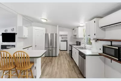 194 SE Garner Street, Prineville, OR 97754 - Photo 6