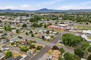 194 SE Garner St, Prineville, OR 97754 - Photo 28