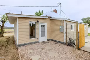 31 3rd St, Metolius, OR 97741 - Photo 1