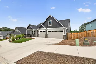 327 Arrowhead Trail, Eagle Point, OR 97524 - Photo 32