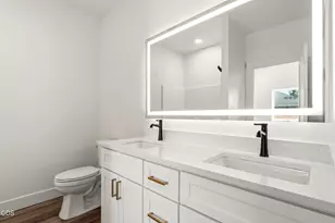 467 Arnos St, Talent, OR 97540 - Photo 16