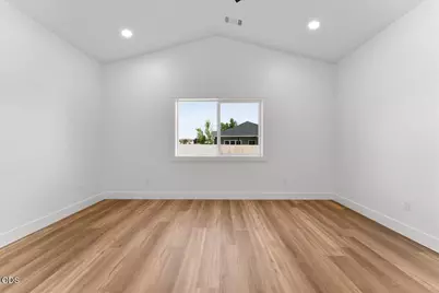 467 Arnos Street, Talent, OR 97540 - Photo 16