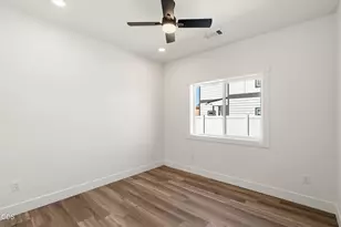 467 Arnos St, Talent, OR 97540 - Photo 20