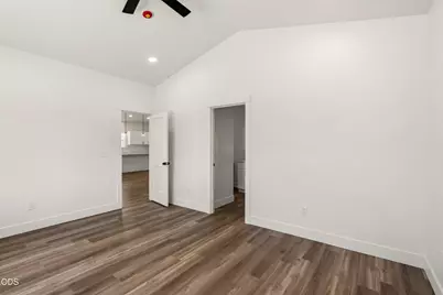 467 Arnos Street, Talent, OR 97540 - Photo 6
