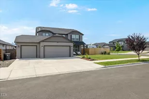 3253 Corden St, Medford, OR 97504 - Photo 4