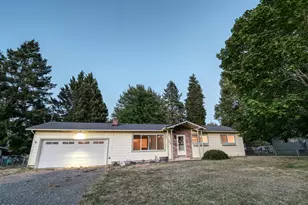 1921 Regina Way, Grants Pass, OR 97527 - Photo 2