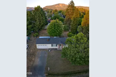 1921 Regina Way, Grants Pass, OR 97527 - Photo 26