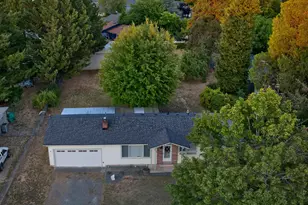1921 Regina Way, Grants Pass, OR 97527 - Photo 26