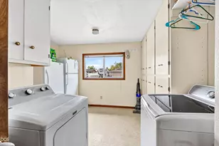 2284 Northwest 13th St, Redmond, OR 97756 - Photo 30