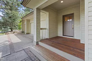 20387 Christmas Ridge, Bend, OR 97702 - Photo 4