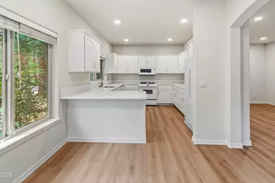 20387 Christmas Ridge, Bend, OR 97702 - Photo 16