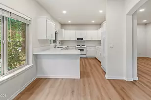 20387 Christmas Ridge, Bend, OR 97702 - Photo 16