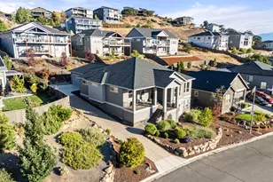 523 W La Strada Circle, Medford, OR 97504 - Photo 10