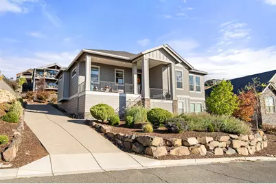 523 W La Strada Circle, Medford, OR 97504 - Photo 6