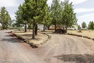 8664 SW Sisters View Pl, Terrebonne, OR 97760 - Photo 14