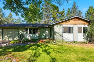 823 SE Polaris Ct, Bend, OR 97702 - Photo 2