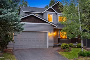 19509 Meadowbrook Dr, Bend, OR 97702 - Photo 2