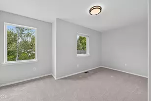 19509 Meadowbrook Dr, Bend, OR 97702 - Photo 34