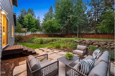 19509 Meadowbrook Drive, Bend, OR 97702 - Photo 44
