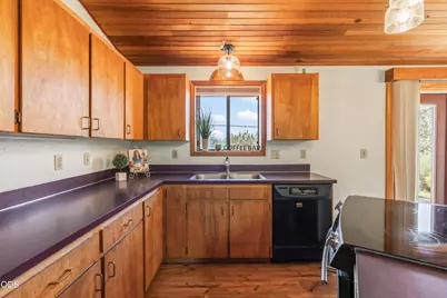 64543 McGrath Road, Bend, OR 97701 - Photo 10