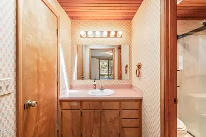 64543 McGrath Road, Bend, OR 97701 - Photo 14