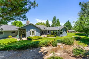 155 Kingsgate Way, Grants Pass, OR 97527 - Photo 4