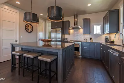 19238 Solomon Drive, Bend, OR 97702 - Photo 2