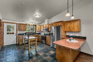 17065 Oxnard Rd, Bend, OR 97707 - Photo 6