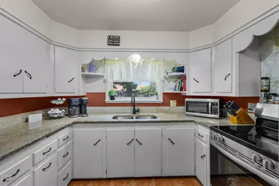 1036 SW 13th Street, Redmond, OR 97756 - Photo 10