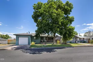 1036 SW 13th St, Redmond, OR 97756 - Photo 2