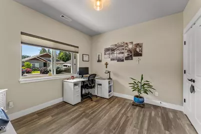 2130 SE Kayleigh Way, Grants Pass, OR 97526 - Photo 6