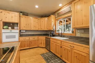 23125 Sprague River Rd, Sprague River, OR 97639 - Photo 16