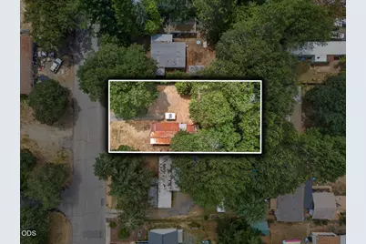 126 S Kerby Avenue, Cave Junction, OR 97523 - Photo 4
