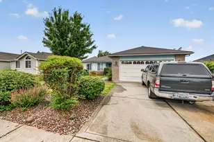 1764 Sandpiper Dr, Medford, OR 97501 - Photo 2