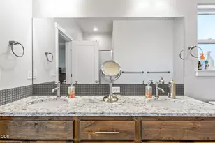 4898 SW Zenith Ave, Redmond, OR 97756 - Photo 20