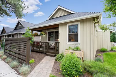 301 S Pine Street, Sisters, OR 97759 - Photo 1