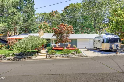492 Herbert Street, Ashland, OR 97520 - Photo 2