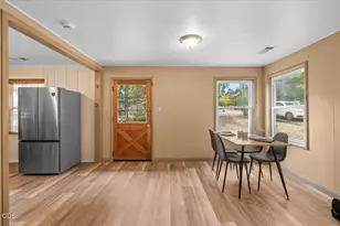 363 E Hersey St, Ashland, OR 97520 - Photo 8