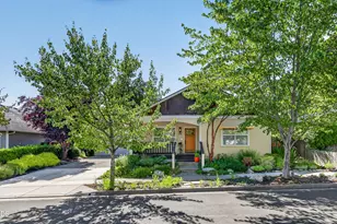 414 Parkside Dr, Ashland, OR 97520 - Photo 26