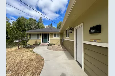 1024 NW Hawthorne Avenue, Grants Pass, OR 97526 - Photo 1