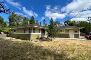 1024 NW Hawthorne Ave, Grants Pass, OR 97526 - Photo 2