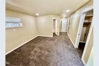 1024 NW Hawthorne Avenue, Grants Pass, OR 97526 - Photo 12