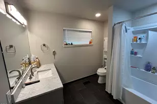 1024 NW Hawthorne Ave, Grants Pass, OR 97526 - Photo 10