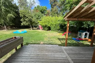 1024 NW Hawthorne Ave, Grants Pass, OR 97526 - Photo 12