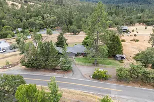 555 Grouse Creek Rd, Grants Pass, OR 97526 - Photo 2